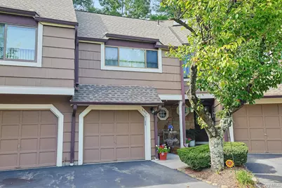195 Treetop Circle, Nanuet, NY 10954 - Photo 1