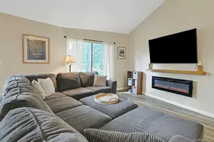 195 Treetop Cir, Nanuet, NY 10954 - Photo 11