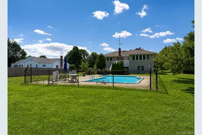 5 Cherrywood Drive, East Northport, NY 11731 - Photo 23