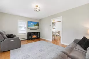 30 Pansy Rd, Rocky Point, NY 11778 - Photo 7