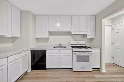 10-12 Chestnut Street #A202, Suffern, NY 10901 - Photo 3