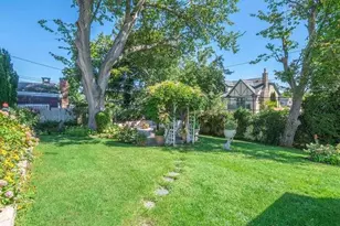 9 Robert Rd, Glen Cove, NY 11542 - Photo 37