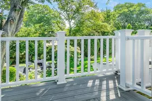 9 Robert Rd, Glen Cove, NY 11542 - Photo 33
