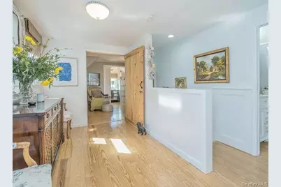 9 Robert Road, Glen Cove, NY 11542 - Photo 23