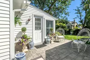 9 Robert Rd, Glen Cove, NY 11542 - Photo 35