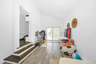 20 Mc Cue Ln, Babylon, NY 11702 - Photo 17