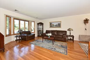 70 Glenwood Rd, Plainview, NY 11803 - Photo 5