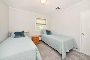 70 Glenwood Rd, Plainview, NY 11803 - Photo 21