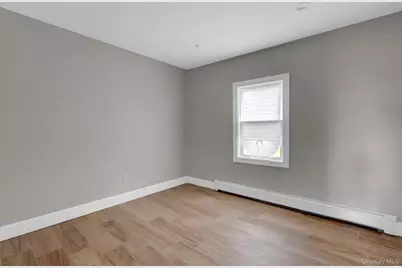 295 Bergen Avenue, West Babylon, NY 11704 - Photo 3