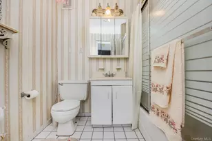 69-11 62nd Dr, Middle Village, NY 11379 - Photo 17