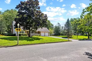 9 Charlemagne Dr, Nesconset, NY 11767 - Photo 33
