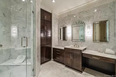 2000 Royal Court #2009, North Hills, NY 11040 - Photo 13