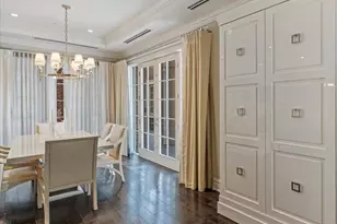 2000 Royal Ct, North Hills, NY 11040 - Photo 5