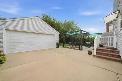 66 Caroline Avenue, Franklin Square, NY 11010 - Photo 25