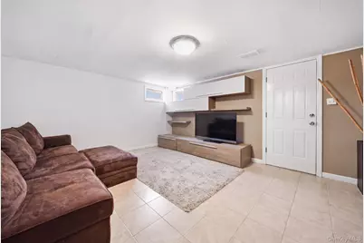 66 Caroline Avenue, Franklin Square, NY 11010 - Photo 19