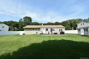 14 Milburn Rd, South Setauket, NY 11720 - Photo 25
