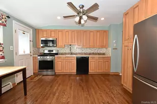 14 Milburn Rd, South Setauket, NY 11720 - Photo 9