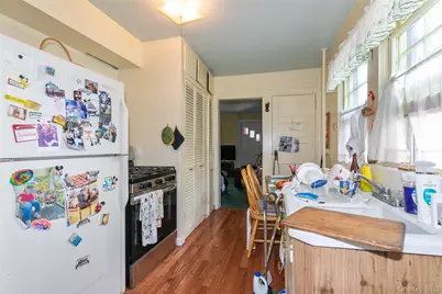 48 Saint Marks Place, Roslyn Heights, NY 11577 - Photo 7