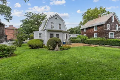 48 Saint Marks Place, Roslyn Heights, NY 11577 - Photo 3