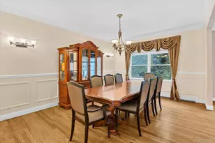 25 Pashen Pl, Dix Hills, NY 11746 - Photo 5