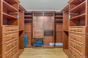 25 Pashen Pl, Dix Hills, NY 11746 - Photo 13