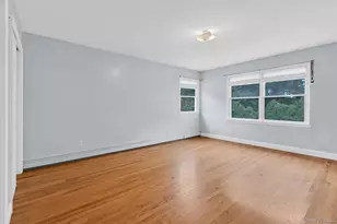 25 Pashen Pl, Dix Hills, NY 11746 - Photo 17