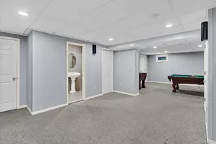 25 Pashen Pl, Dix Hills, NY 11746 - Photo 21