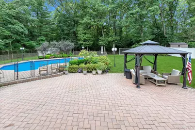 25 Pashen Place, Dix Hills, NY 11746 - Photo 27