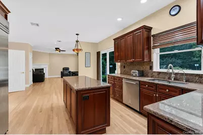 25 Pashen Place, Dix Hills, NY 11746 - Photo 9
