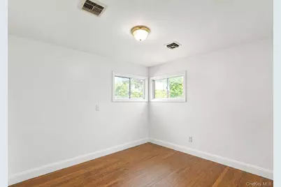 71 6th Street, Hicksville, NY 11801 - Photo 13
