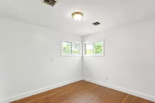 71 6th St, Hicksville, NY 11801 - Photo 13