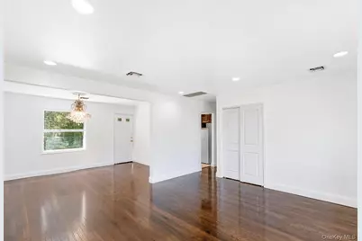 71 6th Street, Hicksville, NY 11801 - Photo 5