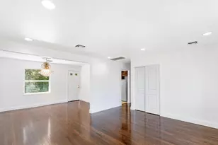 71 6th St, Hicksville, NY 11801 - Photo 5