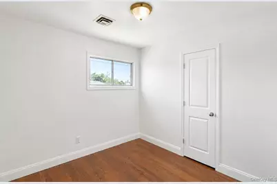 71 6th Street, Hicksville, NY 11801 - Photo 11