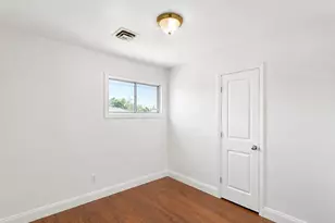 71 6th St, Hicksville, NY 11801 - Photo 11