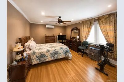 1055 Stanton Avenue, Woodmere, NY 11598 - Photo 11