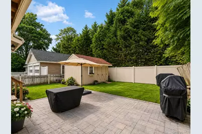 1055 Stanton Avenue, Woodmere, NY 11598 - Photo 19