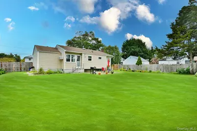 95 Jenkins Avenue, North Babylon, NY 11703 - Photo 25