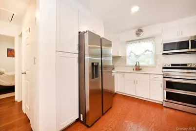 95 Jenkins Avenue, North Babylon, NY 11703 - Photo 15