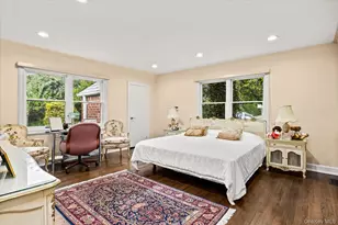 10 Vista Dr, Great Neck, NY 11021 - Photo 25