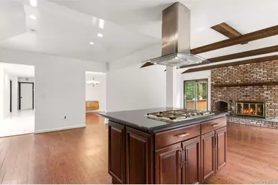 2 Cascade Court, Dix Hills, NY 11746 - Photo 13