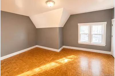 8755 114th Street #2nd fl, Richmond Hill, NY 11418 - Photo 11