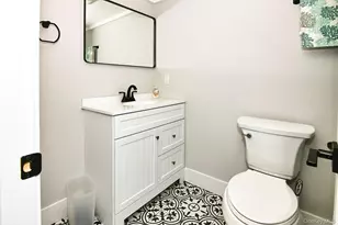 14 Kathy St, Hampton Bays, NY 11946 - Photo 23