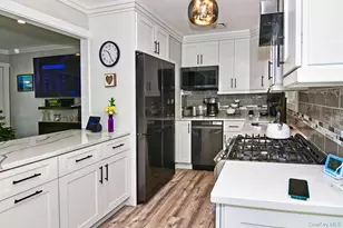 14 Kathy St, Hampton Bays, NY 11946 - Photo 11