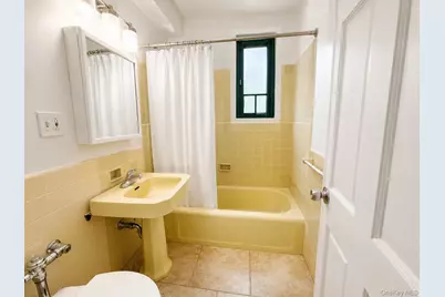 1569 Metropolitan Avenue #6I, Bronx, NY 10462 - Photo 9