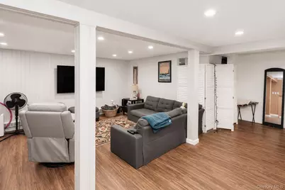 384 Michigan Avenue, Massapequa Park, NY 11762 - Photo 21