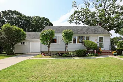 384 Michigan Avenue, Massapequa Park, NY 11762 - Photo 1