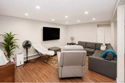 384 Michigan Avenue, Massapequa Park, NY 11762 - Photo 17
