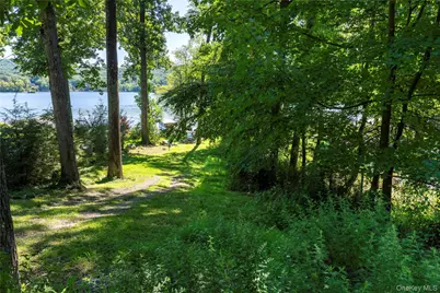 137 W Shore Drive, Putnam Valley, NY 10579 - Photo 3