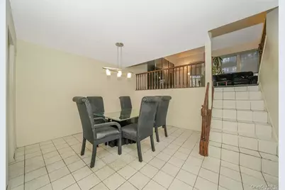 37 Santa Barbara, Plainview, NY 11803 - Photo 3